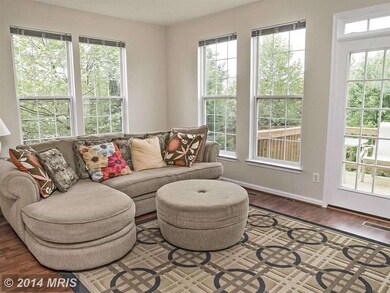 2566 Banshire Dr, Herndon, VA 20171 - photo 5