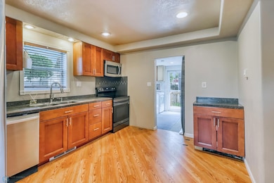Kitchen1_2.jpg