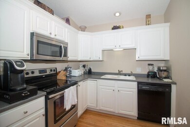 1637 W 64th St, Davenport, IA 52806 - photo 6