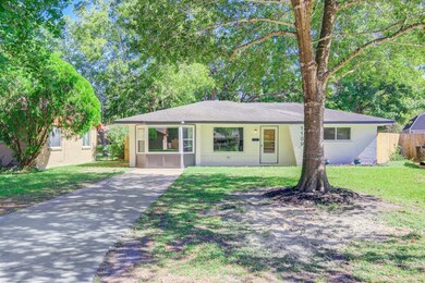 1109 Dover Cir, Alvin, TX 77511 - photo 3