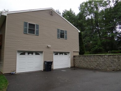 8 Moe St, Nashua, NH 03062 - photo 2