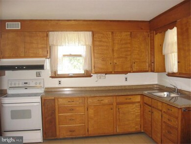 52 Church St, Woodstown, NJ 08098 - photo 5