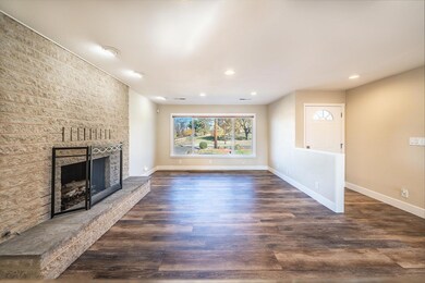 2378 E McAndrews Rd, Medford, OR 97504 - photo 2