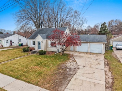 1659 9th St, Green Bay, WI 54304 - photo 3