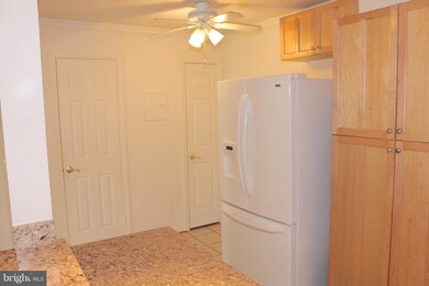 4116 Churchman Way unit 2-22, Woodbridge, VA 22192 - photo 4