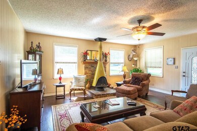 319 Dartmouth Dr, Tyler, TX 75701 - photo 2