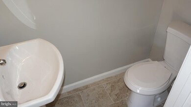 6808 Flagstaff St, Hyattsville, MD 20785 - photo 3