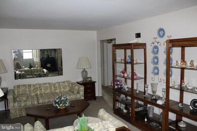 404 Corinthian Ave, Essington, PA 19029 - photo 4