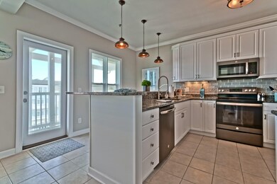 Gorgeous kitchen w/ocean view!