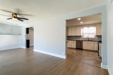 604 Oakwood Ave, Hurst, TX 76053 - photo 6