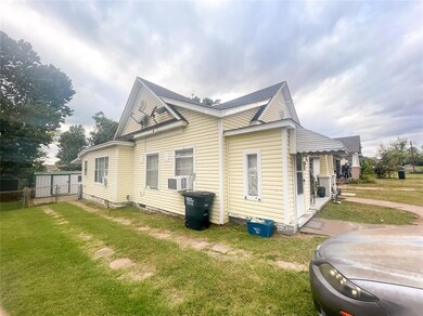 1312 N Market Ave, Shawnee, OK 74801 - photo 4