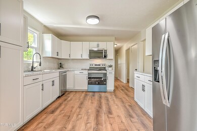136 Haywood TV-12