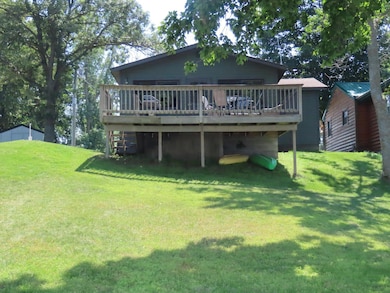 Large deck overlooking Mille Lacs