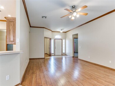 609 Loyd Ln, Moore, OK 73160 - photo 4