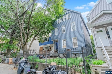 16 Alexander St, Newark, NJ 07106 - photo 2