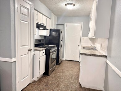 4515 Oxford St unit 9, Houston, TX 77022 - photo 4