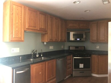 10916 W Macarthur Dr, Beach Park, IL 60087 - photo 2