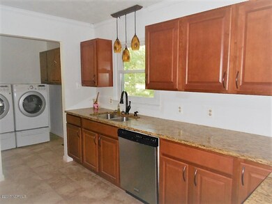 306 Forest Grove Ave, Jacksonville, NC 28540 - photo 5