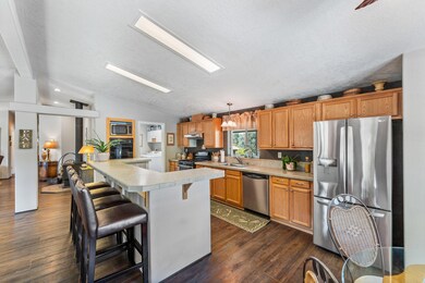 21092 Hackett Ln, Redding, CA 96003 - photo 5