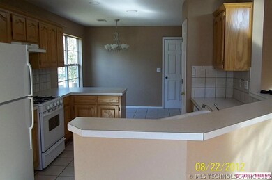 11609 S Forest Ct, Jenks, OK 74037 - photo 3