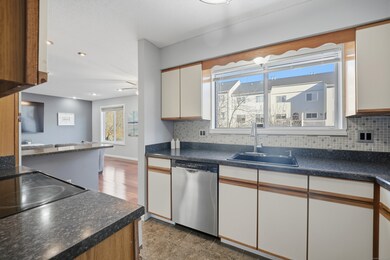 84 Staffordshire Commons Dr, Wallingford, CT 06492 - photo 4