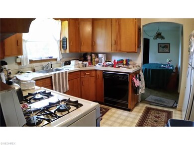Step saver kitchen with dishwasher & gas stove