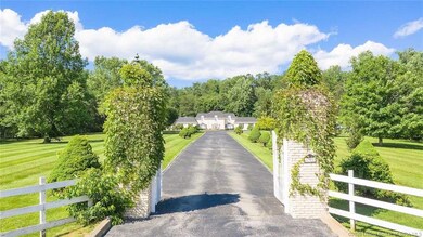 6378 Old Vincennes Rd, Floyds Knobs, IN 47119 - photo 2