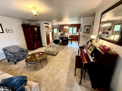 718 Alta Vista Dr, Carroll, IA 51401 - photo 2