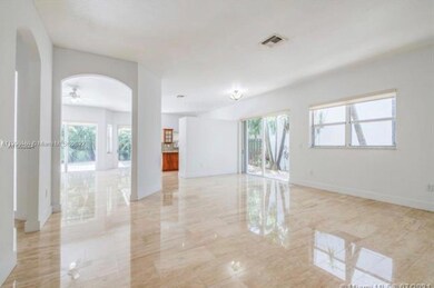 7289 NW 107th Place, Doral, FL 33178 - photo 4