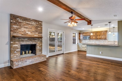 411 Washington Dr, Arlington, TX 76011 - photo 6