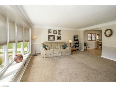 Beautiful large bay window, coved ceilings and new