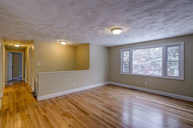 33 W Yellowstone Dr, Londonderry, NH 03053 - photo 3