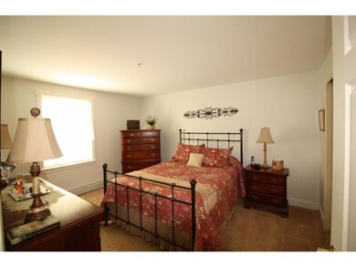 486 Nashua St unit 203, Milford, NH 03055 - photo 4