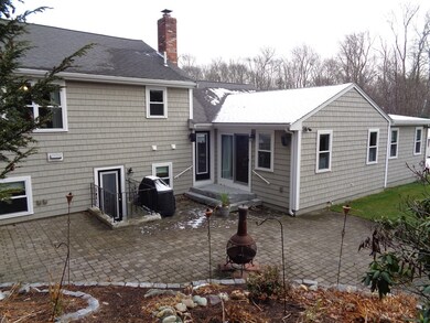 19 Simonds Ln, Weymouth, MA 02188 - photo 2