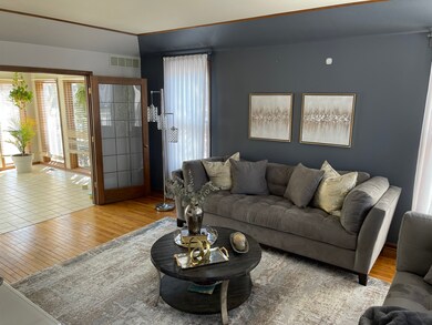 1226 Ardmore Dr, Naperville, IL 60540 - photo 4