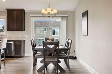 Eat in kitchen dining space