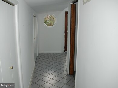 8936 Walker St, Fairfax, VA 22032 - photo 7