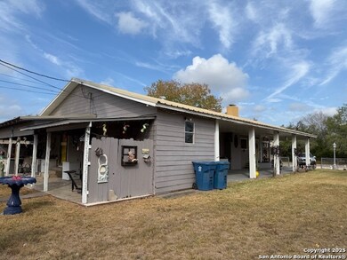 508 E Thornton St, Three Rivers, TX 78071 - photo 3