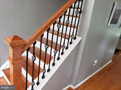 7116 Old Sandy Spring Rd, Laurel, MD 20707 - photo 2