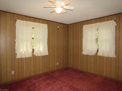 823 Mountain Rd, Asheboro, NC 27205 - photo 7