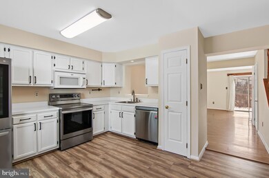 1135 Ingate Rd, Halethorpe, MD 21227 - photo 5