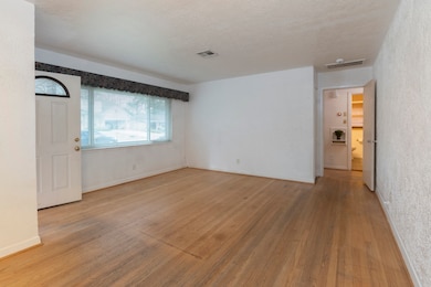 2111 Libbey Dr, Houston, TX 77018 - photo 7