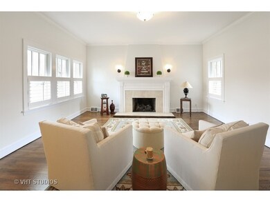 152 S Chandler Ave, Elmhurst, IL 60126 - photo 2