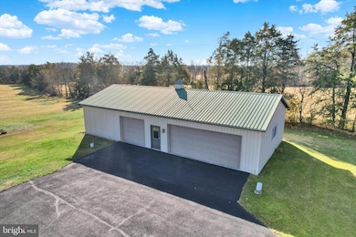 930 Hoffman Rd, Gettysburg, PA 17325 - photo 3