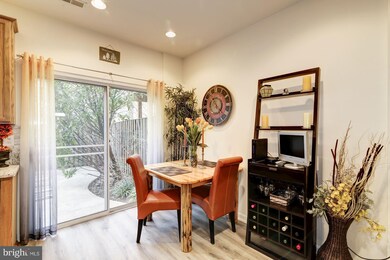 13127 Park Crescent Cir, Herndon, VA 20171 - photo 7