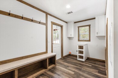 512 S Sky Ct, Granbury, TX 76049 - photo 5