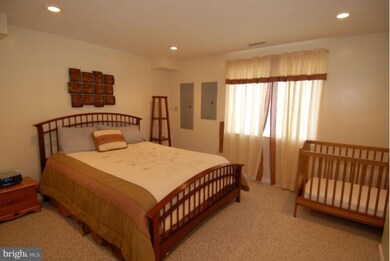 331 Grove Ave, Falls Church, VA 22046 - photo 4