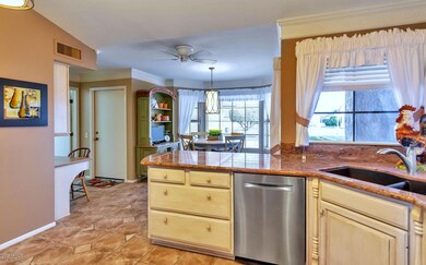 14515 W Ravenswood Dr-large-014-012-Kitc