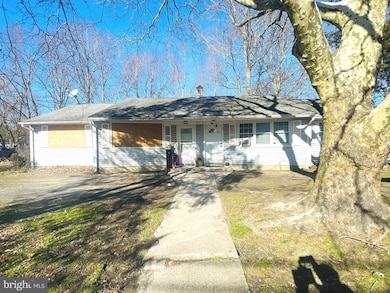 914 Pemberton Browns Mills Rd, Pemberton, NJ 08068 - photo 2