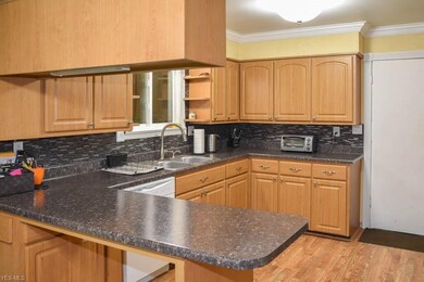 Breakfast bar in the kitchen.